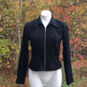 Curve fitting black dress jacket w/curves hem 6